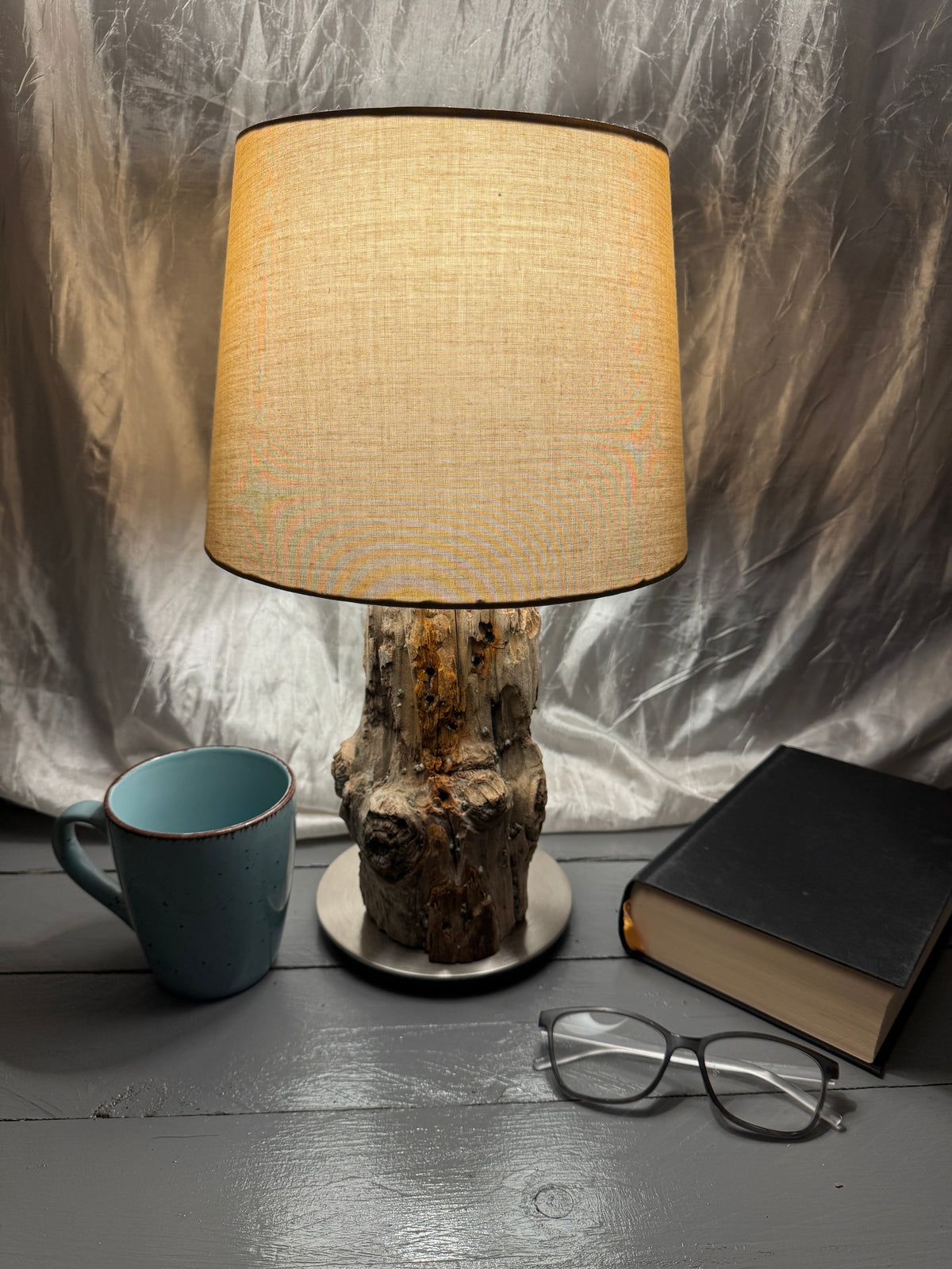Treibholzlampe Nordseelicht Nordstrand mit rundem Lampenschirm 24 cm Taupe und warmem Licht