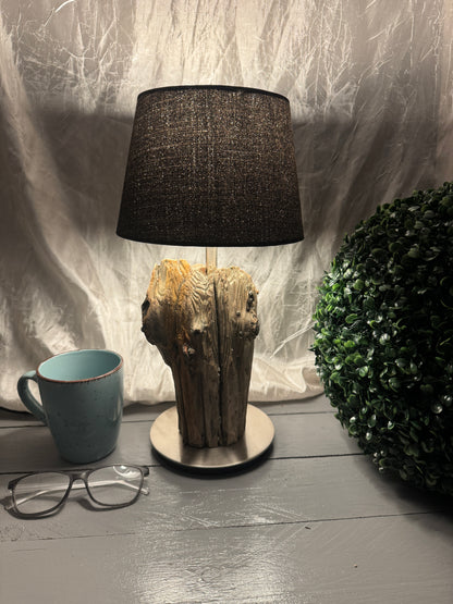 Treibholzlampe Nordseelicht Oldenswort mit rundem Lampenschirm 20 cm Schwarz und warmem Licht