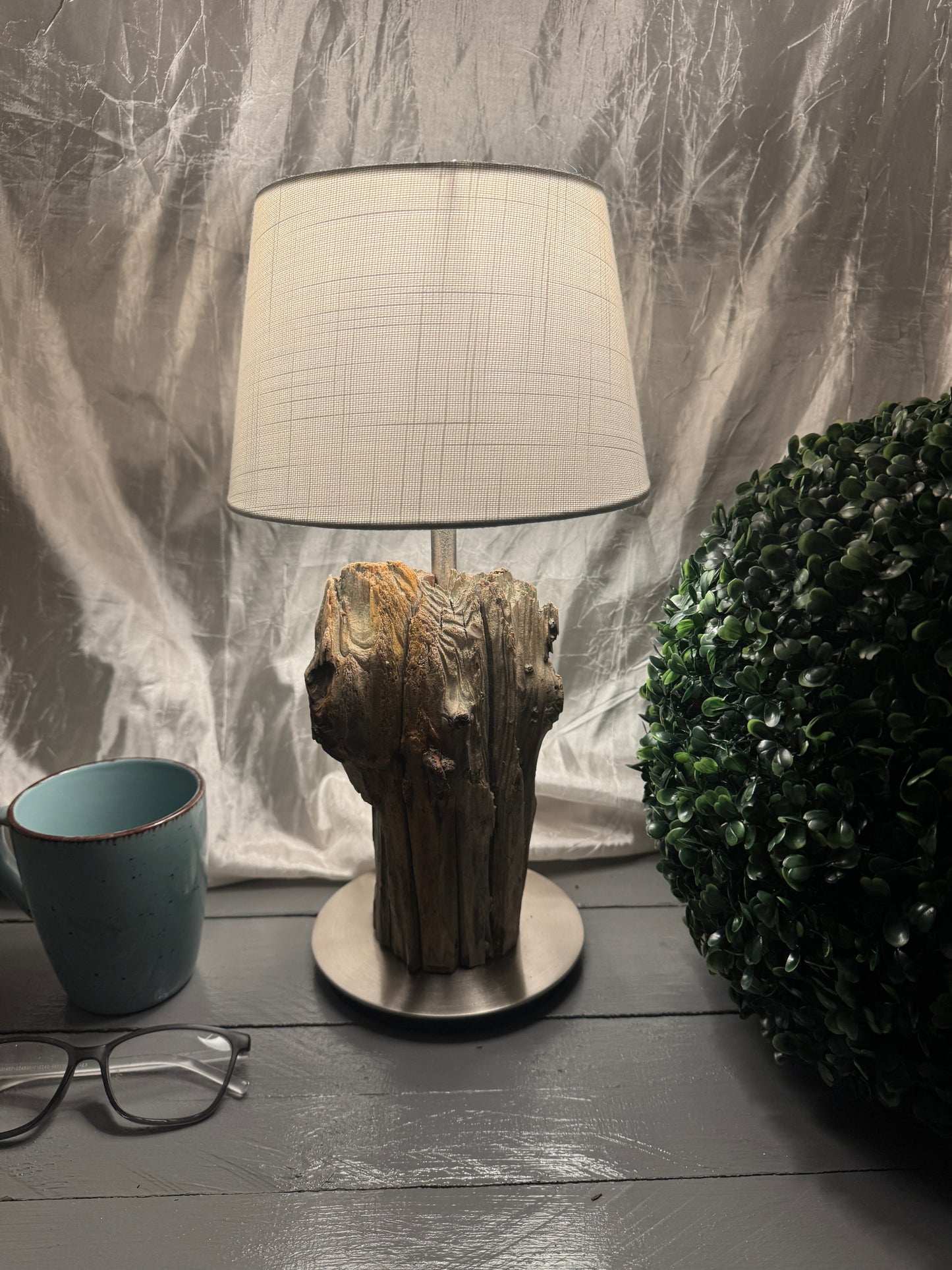 Treibholzlampe Nordseelicht Oldenswort mit rundem Lampenschirm 20 cm Weiß und warmem Licht