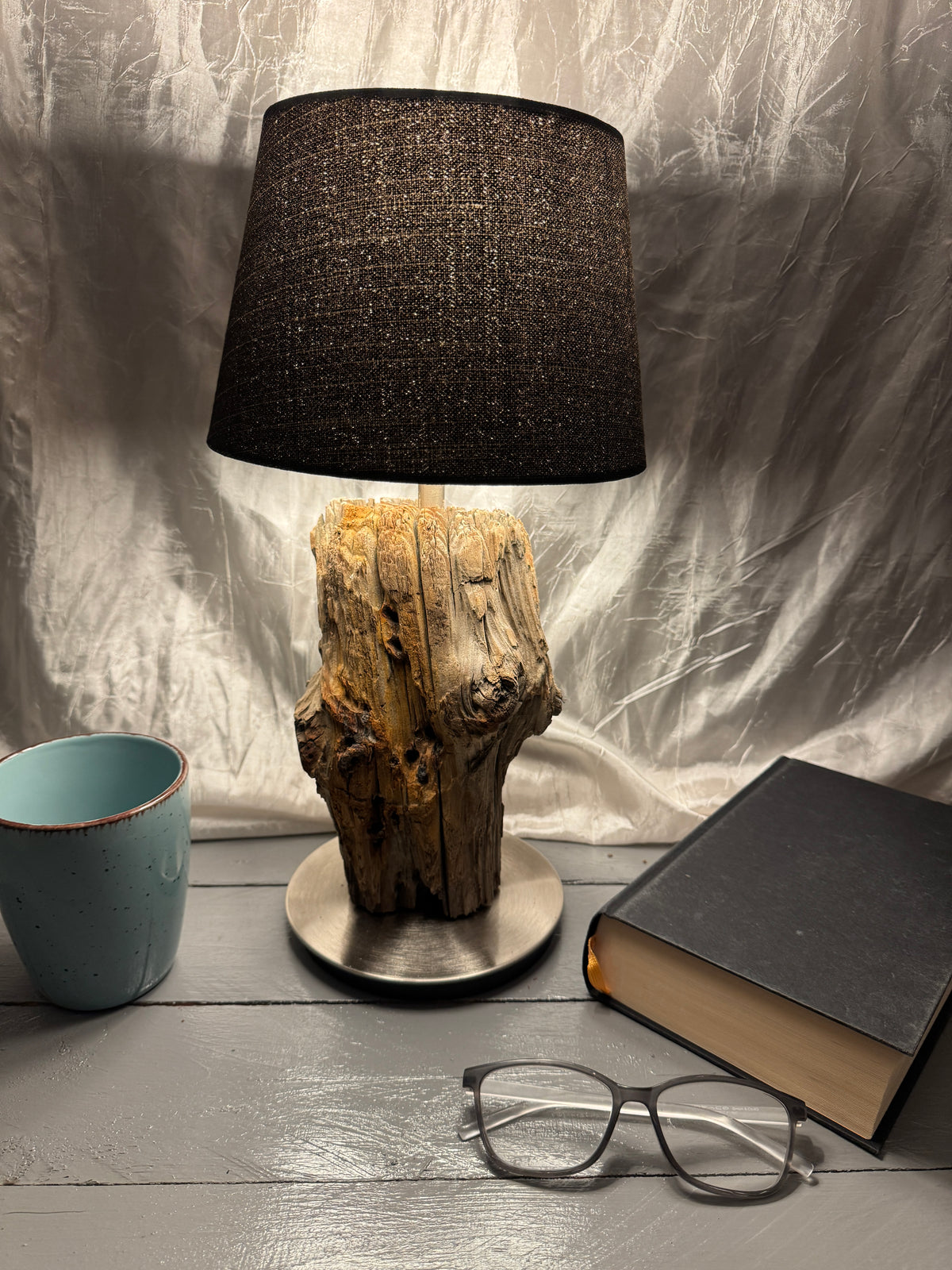 Treibholzlampe Nordseelicht Pellworm mit rundem Lampenschirm 20 cm Schwarz und warmem Licht