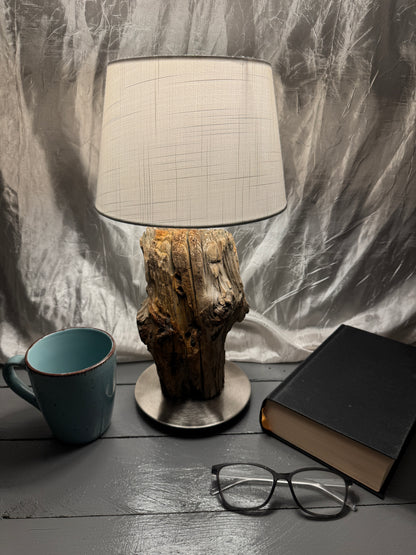 Treibholzlampe Nordseelicht Pellworm mit rundem Lampenschirm 20 cm Weiß und warmem Licht