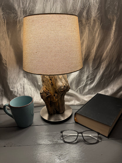 Treibholzlampe Nordseelicht Pellworm mit rundem Lampenschirm 24 cm Beige und warmem Licht