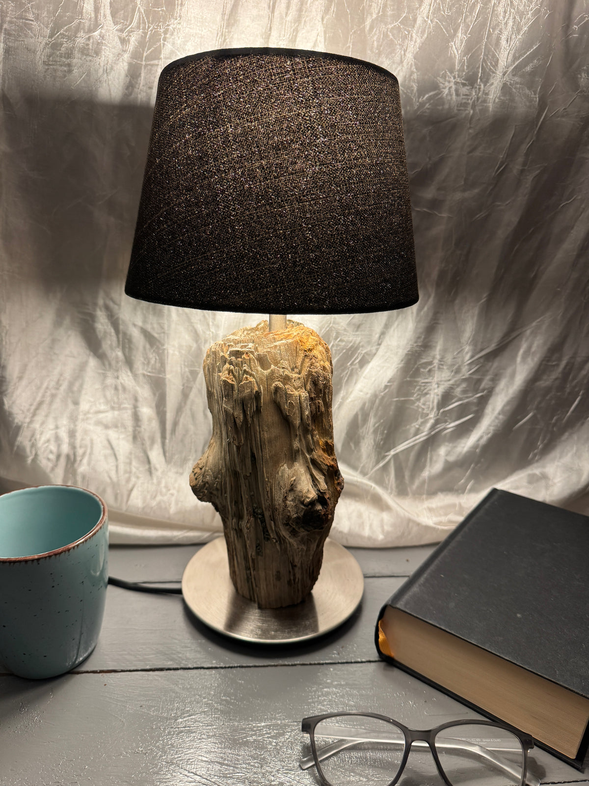 Detailansicht der Treibholzlampe Nordseelicht Pellworm aus Nordsee-Treibholz
