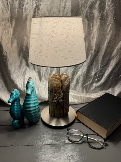 Treibholzlampe Nordseelicht Poppenbüll mit rundem Lampenschirm 20 cm Weiß und warmem Licht