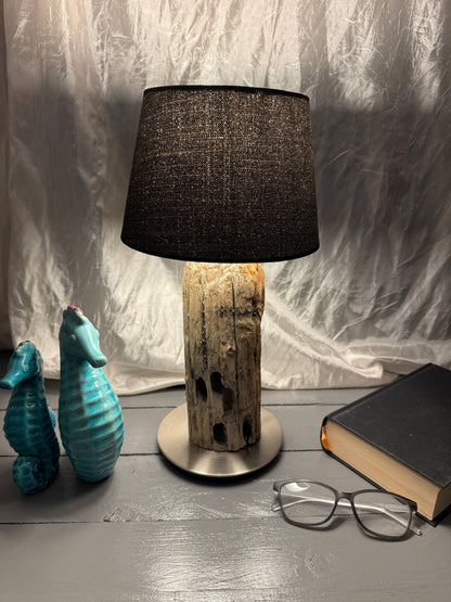 Detailansicht der Treibholzlampe Nordseelicht Tönning aus Nordsee-Treibholz