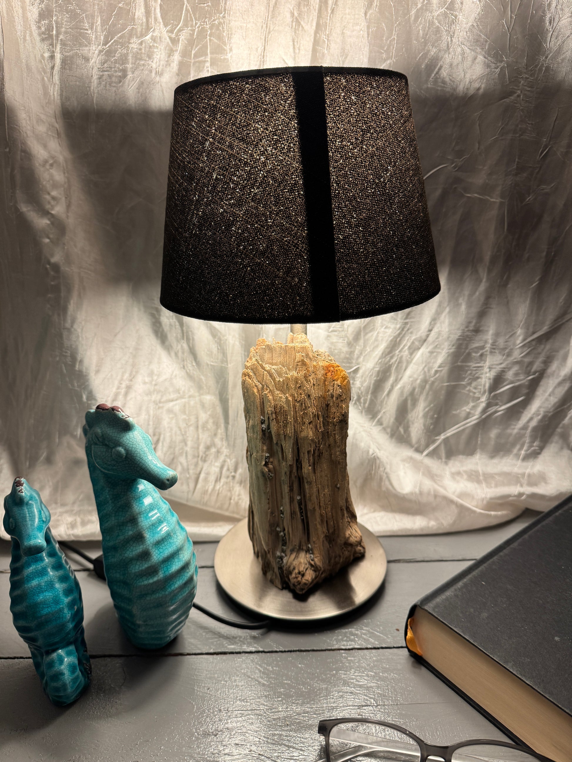 Maritime Treibholzlampe Nordseelicht Vollerwiek mit einzigartiger Maserung aus Eiderstedt