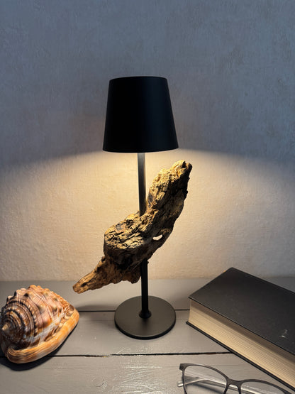 Dimmbare Akku Treibholzlampe mit verschiedenen Lichtstufen