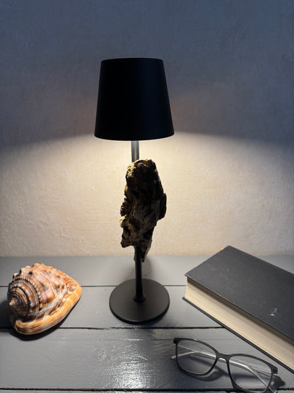 Maritime kabellose Tischlampe aus Ostsee Treibholz