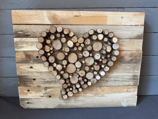 Holz Wandbild im Landhausstil mit Herz