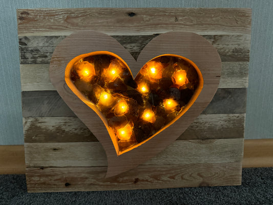 Wandbild mit Herz aus Ostsee Meerglas